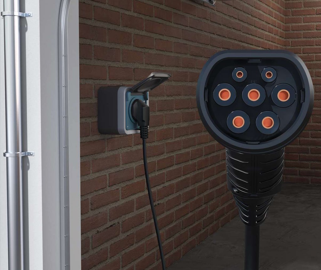 Peugeot hybrid car recharge Find a charging station